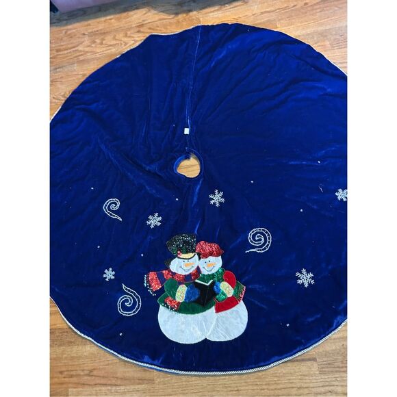 Blue snowflake snowman plush bling tree skirt - Picture 2 of 5